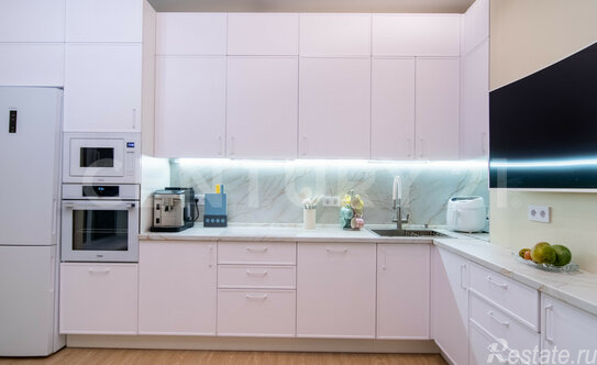 Продажа 3-комн квартиры на вторичном рынке Петергофское ш,  д. 59