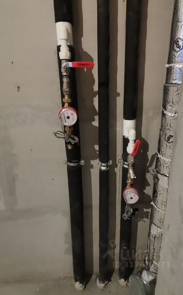 Продажа 3-комн квартиры на вторичном рынке д. Янино-2, улица Рябиновая, 8к1