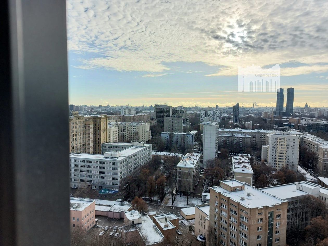 Продажа 4-комн квартиры на вторичном рынке проезд Ольминского, 4