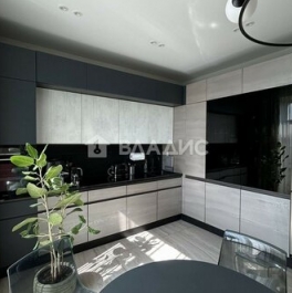 Продажа 4-комн квартиры на вторичном рынке Русаковская улица