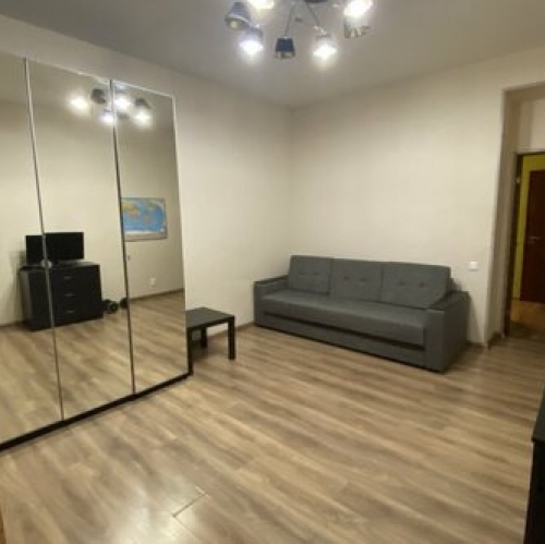 2-комн квартира площадь Тургенева