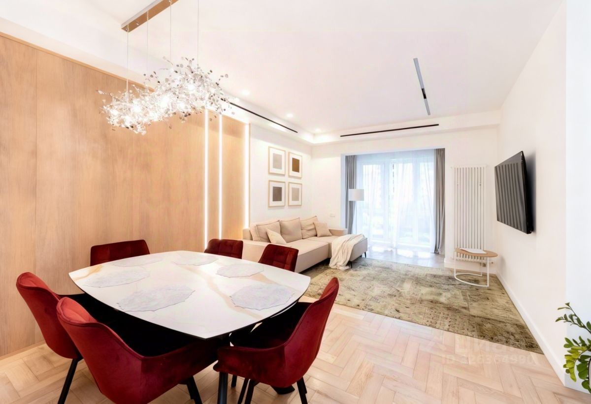 Продажа 3-комн квартиры на вторичном рынке улица Хамовнический Вал, 36