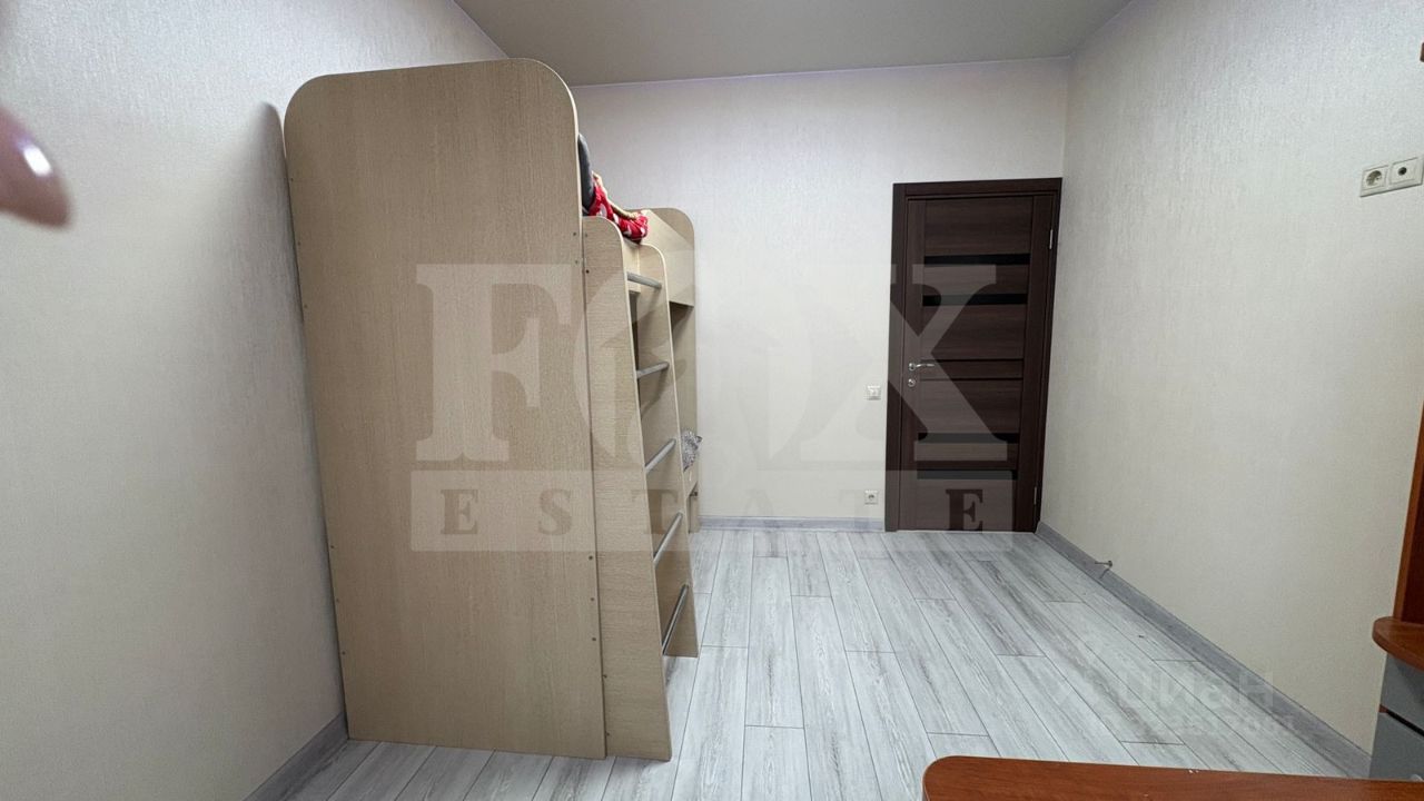 Аренда 2-комн квартиры на вторичном рынке проспект Защитников Москвы, 1