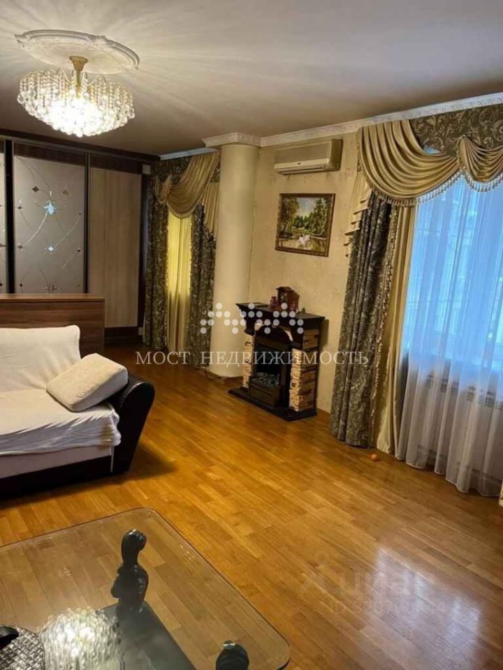 Продажа 4-комн квартиры на вторичном рынке Химки, улица Бабакина, 9