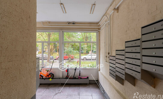 Продажа 2-комн квартиры на вторичном рынке ул Наличная,  д. 36,  к. 2