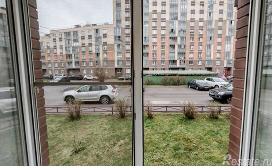 Продажа 2-комн квартиры на вторичном рынке Юнтоловский проспект,  д. 47 к1