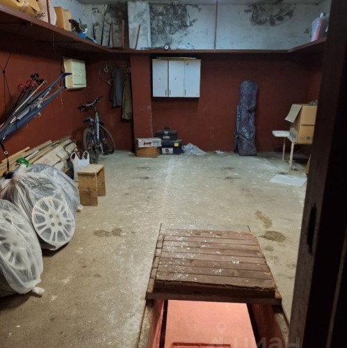 Гараж/парковка 6-й микрорайон, проспект Ленинского Комсомола,  д. 1Д