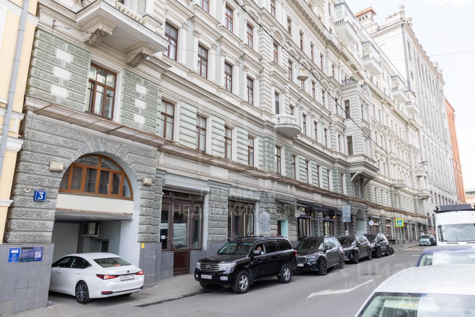 Продажа 3-комн квартиры на вторичном рынке Милютинский переулок, 3