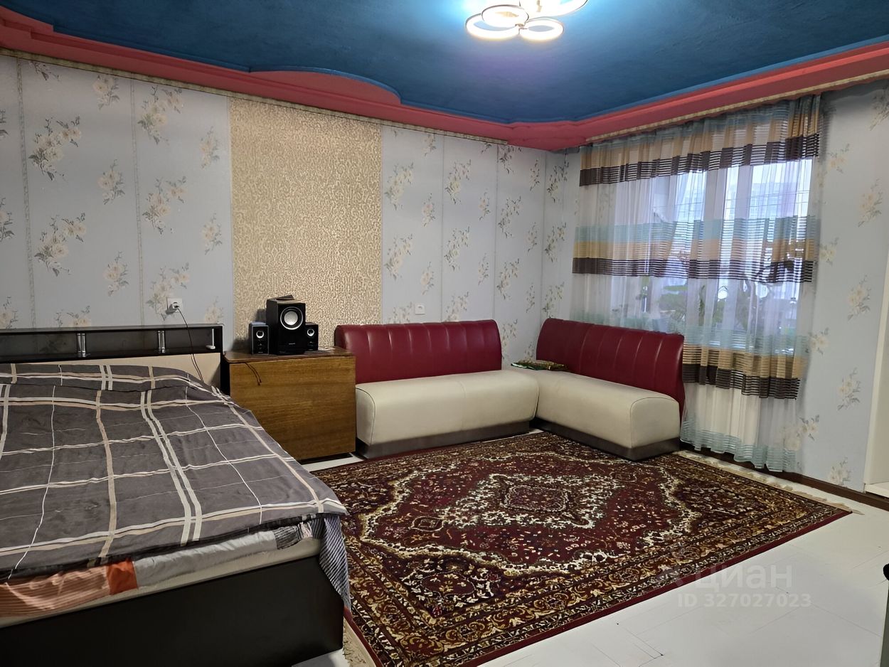 Продажа 2-комн квартиры на вторичном рынке Звездная улица,  д. 9К1