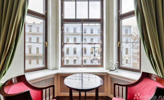 Продажа 2-комн квартиры на вторичном рынке Кирочная улица