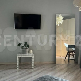 Продажа 3-комн квартиры на вторичном рынке Русановская ул