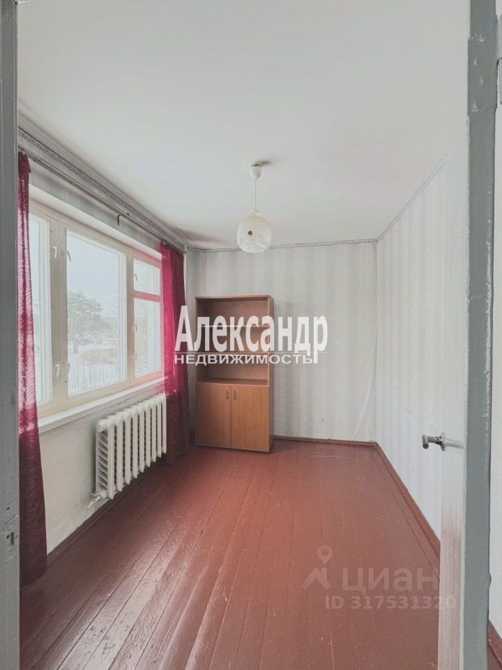 Продажа 4-комн квартиры на вторичном рынке пос. Севастьяново, Новая улица, 1