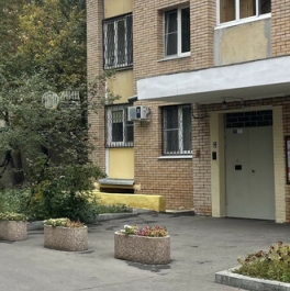 Продажа 2-комн квартиры на вторичном рынке Плотников переулок,  д. 5