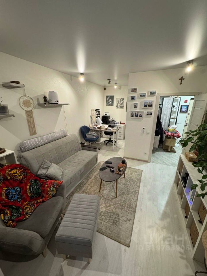 Продажа 1-комн квартиры на вторичном рынке Свердловский пгт, улица Алексея Короткова, 1