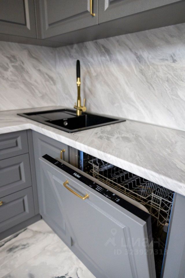 Продажа 2-комн квартиры на вторичном рынке Город-событие мкр, с. Лайково, 69