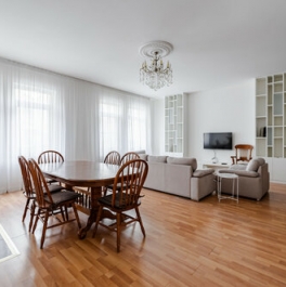 Продажа 4-комн квартиры на вторичном рынке Волховский переулок