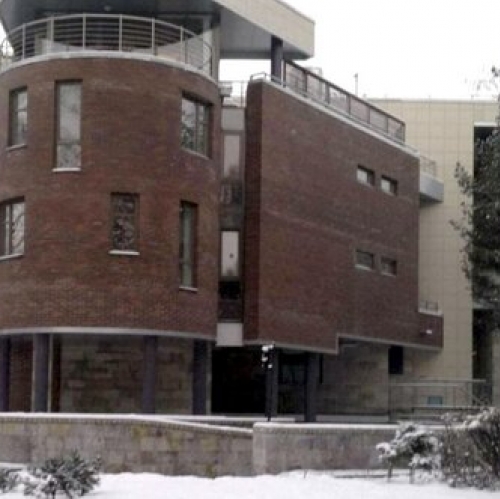 4-комн квартира Лебединая улица,  д. 1