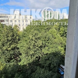 Продажа 3-комн квартиры на вторичном рынке Днепропетровская улица,  д. 31