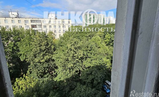 Продажа 3-комн квартиры на вторичном рынке Днепропетровская улица,  д. 31