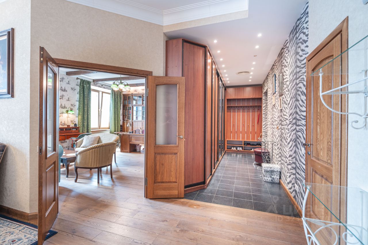 Аренда 3-комн квартиры на вторичном рынке Смоленский бульвар, 15