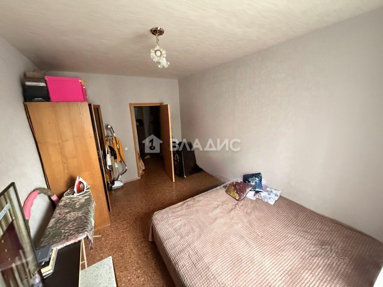 Продажа 3-комн квартиры на вторичном рынке улица Брусилова,  д. 17