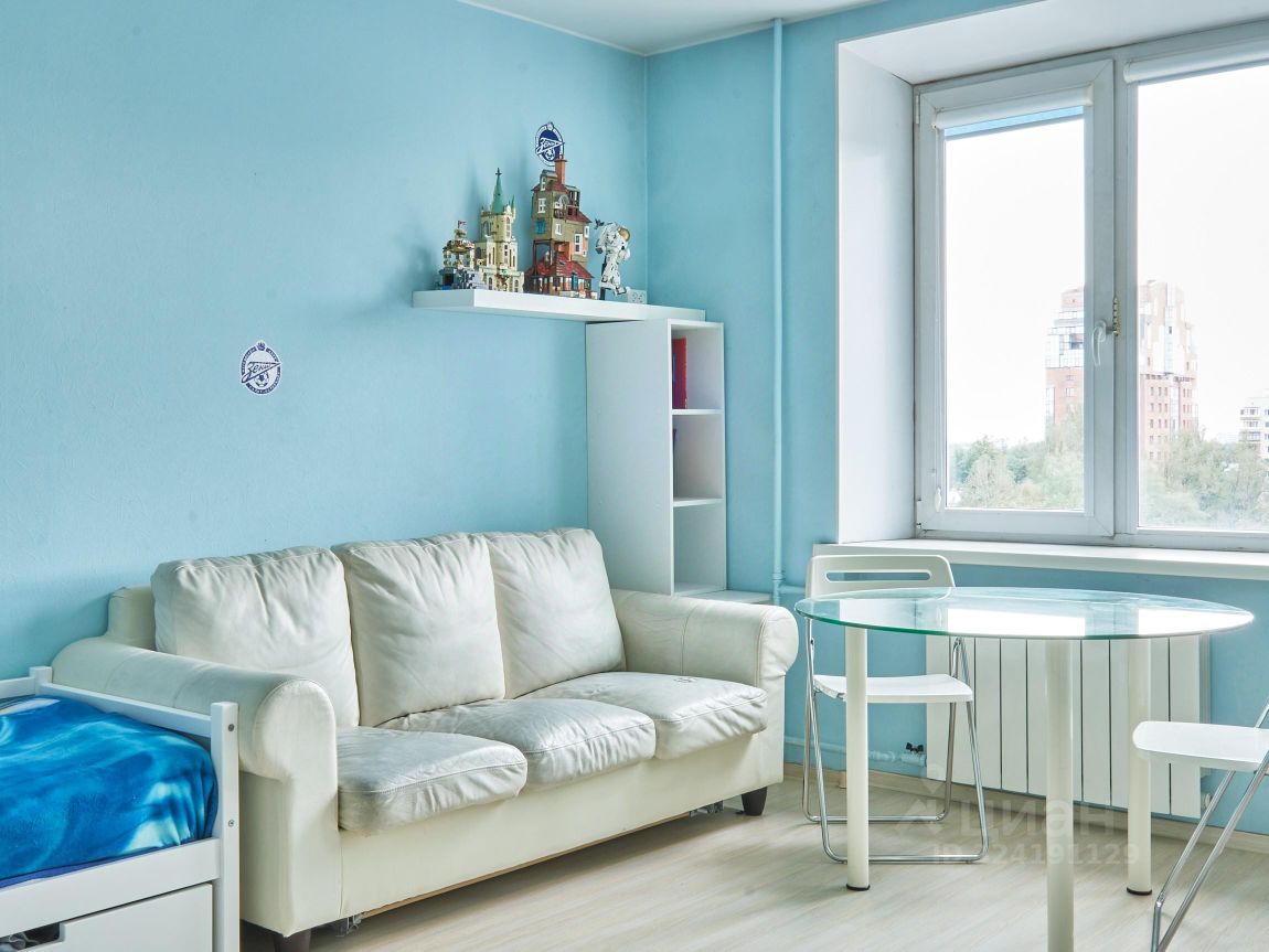 Продажа 1-комн квартиры на вторичном рынке Институтский проспект, 16Б