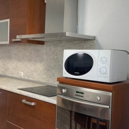 Аренда 1-комн квартиры на вторичном рынке Новоколомяжский проспект,  д. 13