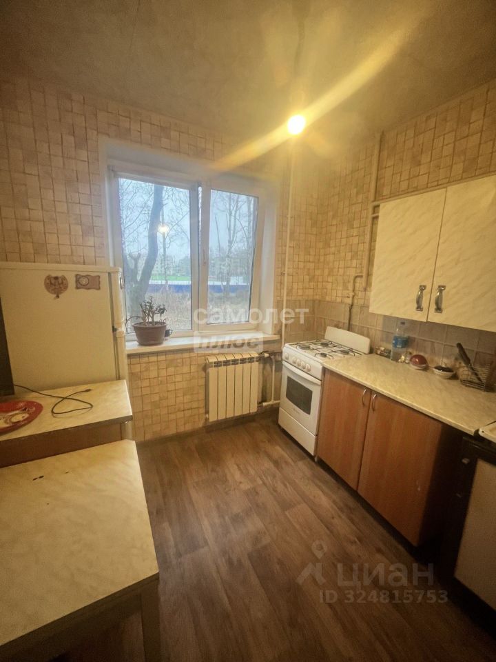 Продажа 2-комн квартиры на вторичном рынке Лопатинский мкр, улица Маркина,  д. 28А