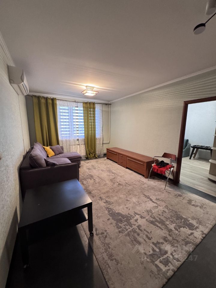 Продажа 3-комн квартиры на вторичном рынке Варшавское шоссе, 122