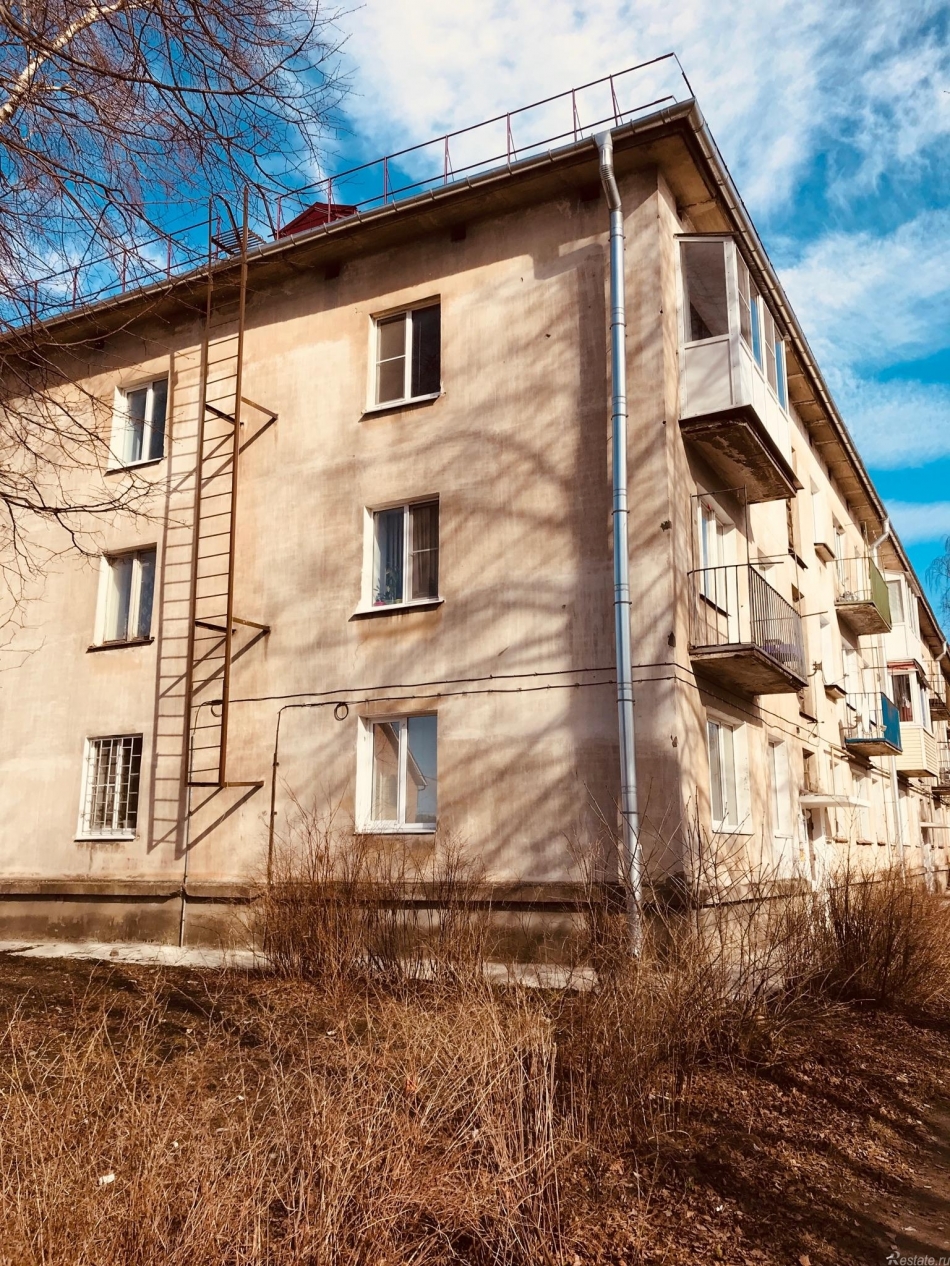 Продажа 2-комн квартиры на вторичном рынке Кировск г, Набережная ул ,  д. 10