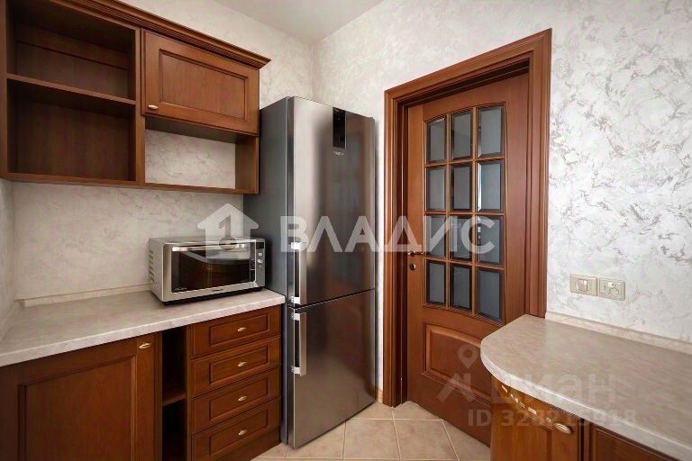 Продажа 4-комн квартиры на вторичном рынке улица Архитектора Власова, 18
