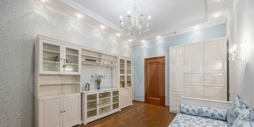 4-комн квартира улица Серафимовича,  д. 2