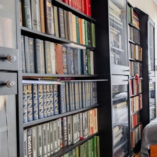 3-комн квартира улица Полозова, 19