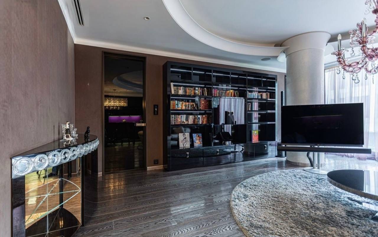 Продажа 3-комн квартиры на вторичном рынке 2-я Брестская улица, 46С1