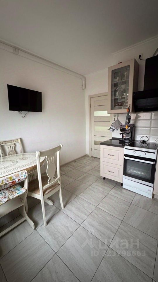 Продажа 2-комн квартиры на вторичном рынке улица Шумилова, 24А