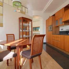 Продажа 3-комн квартиры на вторичном рынке Подколокольный пер,  д. 6