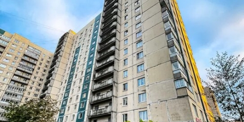 3-комн квартира Композиторов ул,  д. 7