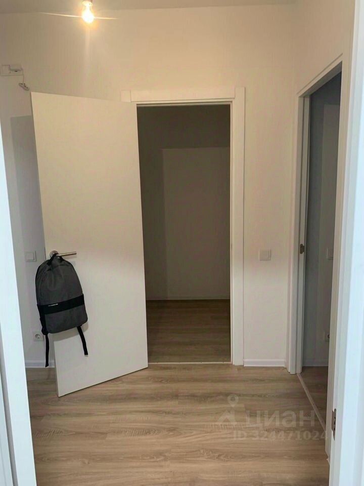 Продажа 1-комн квартиры на вторичном рынке д. Коробово, улица Взлетная, 4