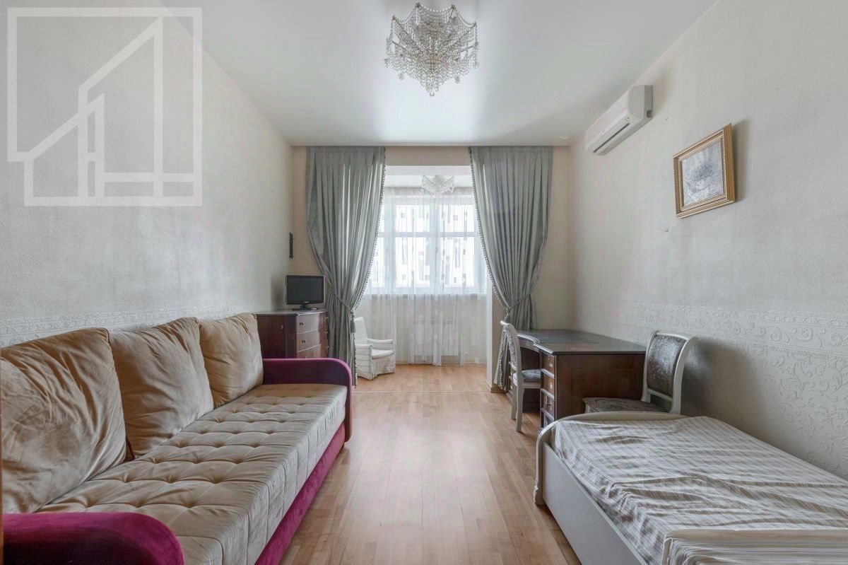 Продажа 4-комн квартиры на вторичном рынке Давыдковская улица, 3