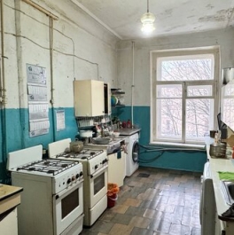 Продажа 6-комн квартиры на вторичном рынке ул Ставропольская,  д. 1