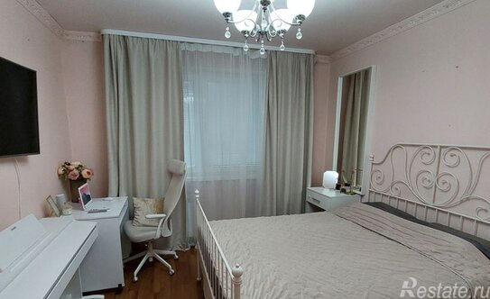 Продажа 2-комн квартиры на вторичном рынке улица Ивана Бабушкина,  д. 3