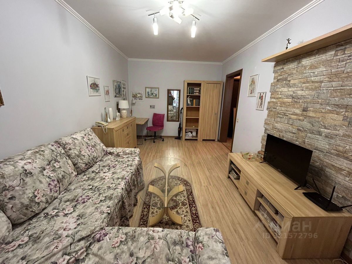 Продажа 1-комн квартиры на вторичном рынке Западный мкр, улица 25 лет Октября, 20