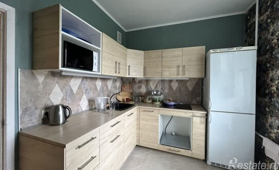 Продажа 1-комн квартиры на вторичном рынке пр-кт Защитников Москвы,  д. 1