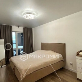 Продажа 1-комн квартиры на вторичном рынке Бугры, ал Ньютона,  д. 4