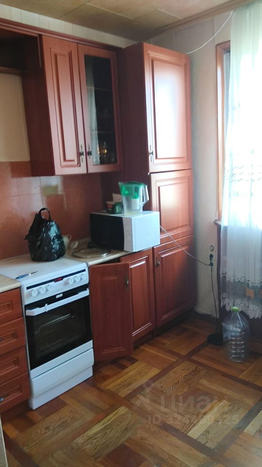 Продажа 4-комн квартиры на вторичном рынке Осенний бульвар, 15