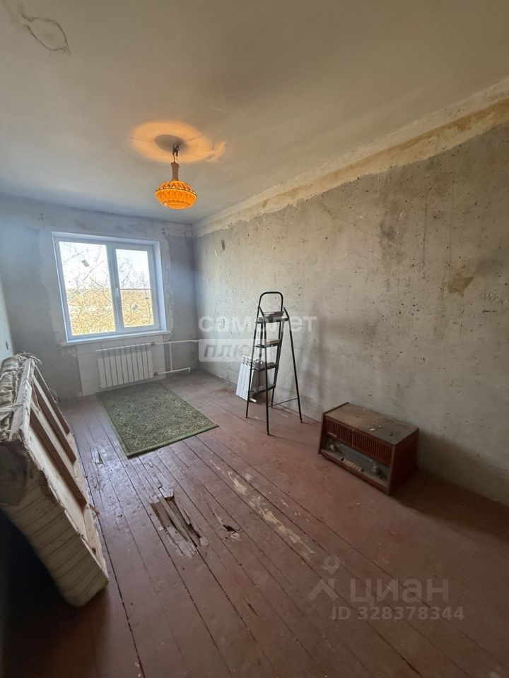 Продажа 3-комн квартиры на вторичном рынке Лопатинский мкр, улица Светлая,  д. 1