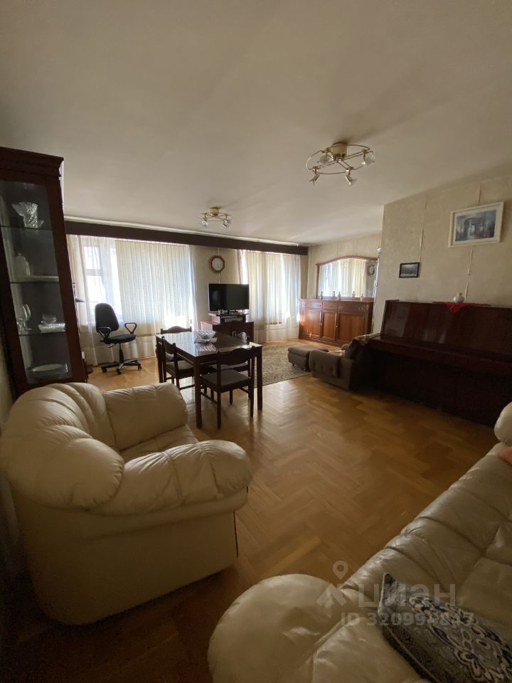 Аренда 3-комн квартиры на вторичном рынке проспект Просвещения, 14к4