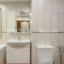 Продажа 4-комн квартиры на вторичном рынке Старопетровский проезд,  д. 12 к1