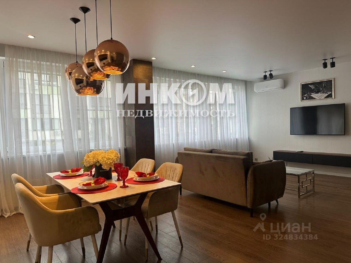 Продажа 3-комн квартиры на вторичном рынке Новогорск мкр, улица Ивановская, 9