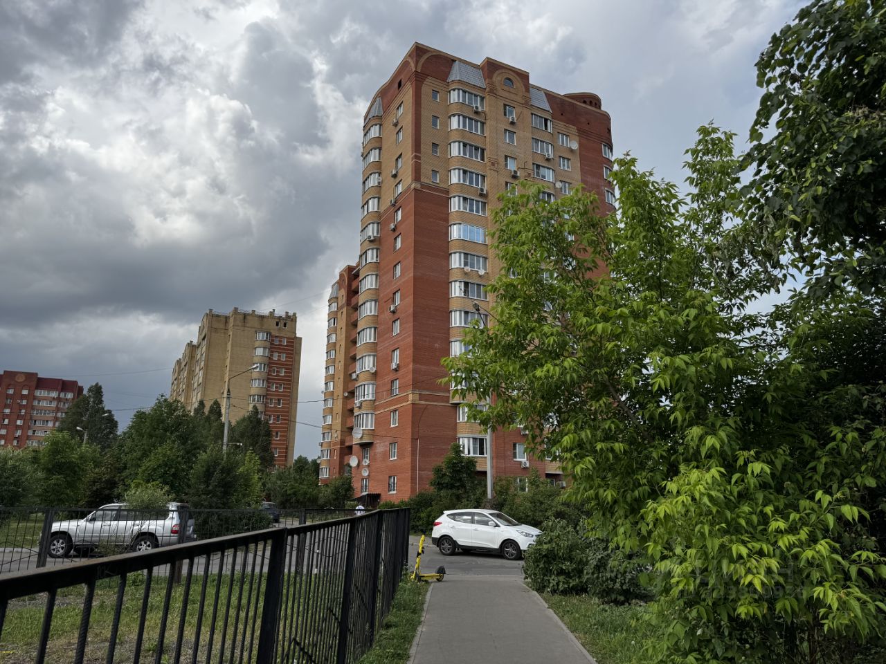 Продажа 4-комн квартиры на вторичном рынке Западный мкр, улица Рабочая, 58